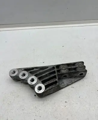 Mercedes-Benz Vito Viano W447 Engine mounting bracket A4473310800 AC46000DF
