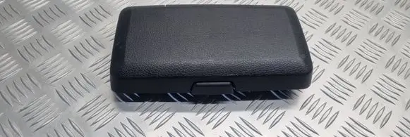 Volvo V70 Glove box 1882