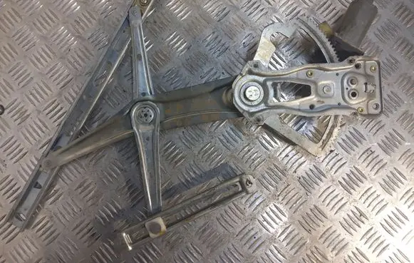 Mercedes-Benz CLK A208 C208 Front door window regulator with motor 