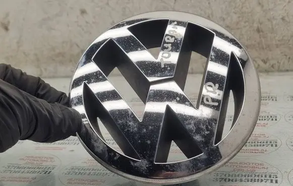 Volkswagen Touran I Manufacturer badge logo/emblem 5M0853601