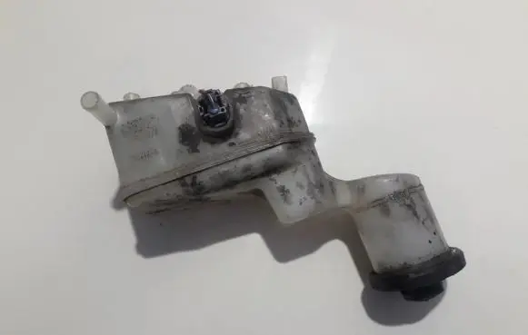 Toyota RAV 4 (XA20) Brake fluid reservoir 13231110680 132311-10680