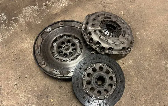 BMW 3 E92 E93 Clutch set kit 7603846