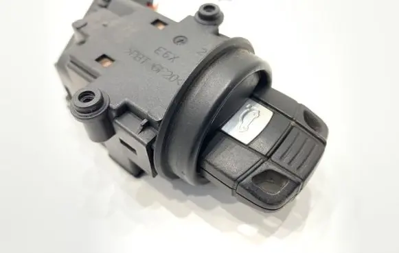 BMW 5 E60 E61 Ignition lock 6954722
