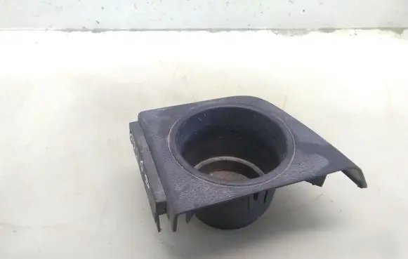 Volvo XC90 Cup holder back 