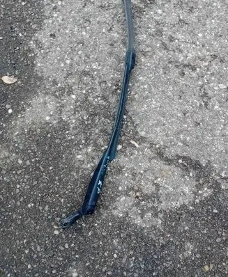 Fiat 500E Front wiper blade arm