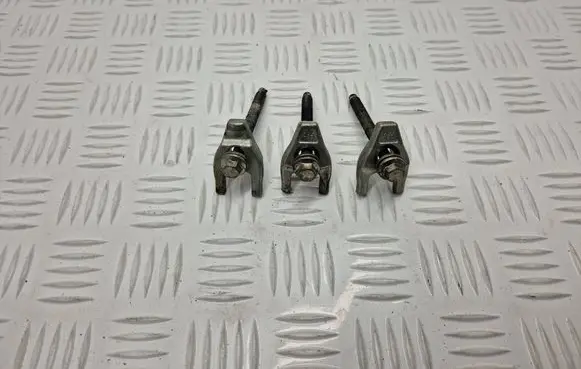 Renault Master III Fuel Injector clamp holder 