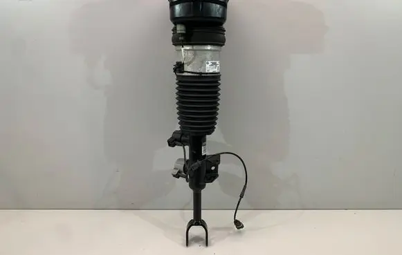 BMW 7 G70 Front air suspension shock absorber 6786330