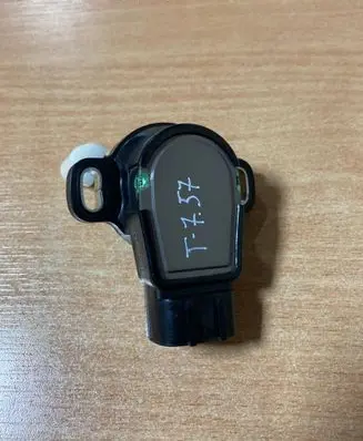 Toyota Avensis T250 Accelerator pedal position sensor 1983003031 8928152011