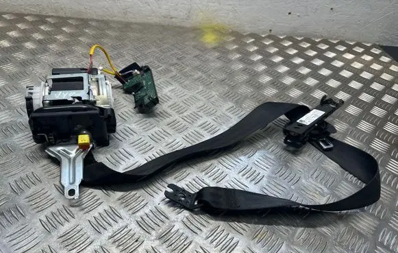 Porsche Cayenne (9Y0 9Y3) Rear seatbelt 9Y057706 090LL980A6