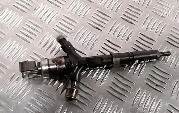 Fuel injector
