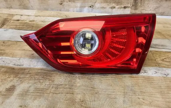 Infiniti Q50 Tailgate rear/tail lights W0698