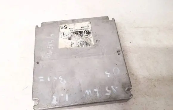 Toyota Avensis T250 Engine control unit/module 8966105590 89661-05590