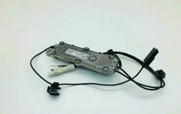 Audi R8 42 Aerial antenna amplifier 420035225AA