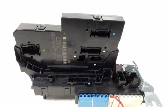 Mercedes-Benz E C207 W207 SAM control unit A2129003922