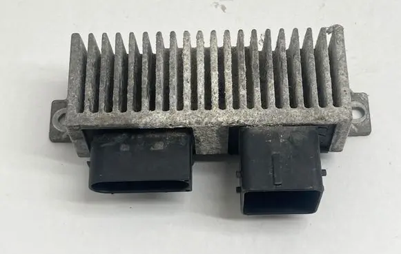 Opel Vivaro Glow plug pre-heat relay 271206395R
