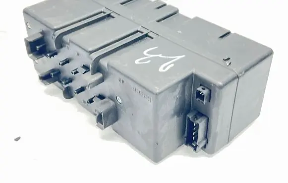 Mercedes-Benz S W220 Central locking vacuum pump 2208000248