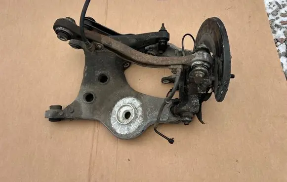 Land Rover Range Rover L405 Rear wheel hub spindle/knuckle 