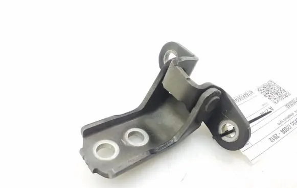 Toyota Avensis T270 Front door upper hinge 6871002060