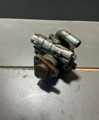 Audi A4 S4 B5 8D Power steering pump 8D0145177Q