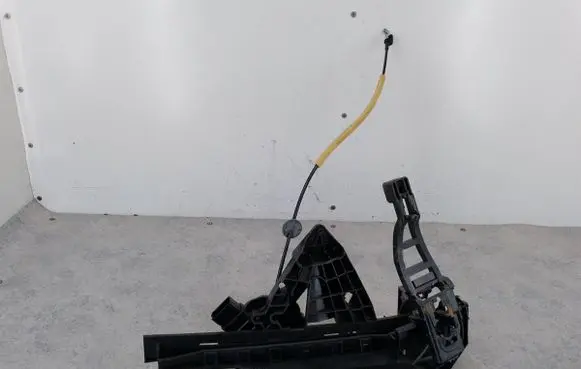 Ford Focus C-MAX Front door lock 3M5AR21813ER