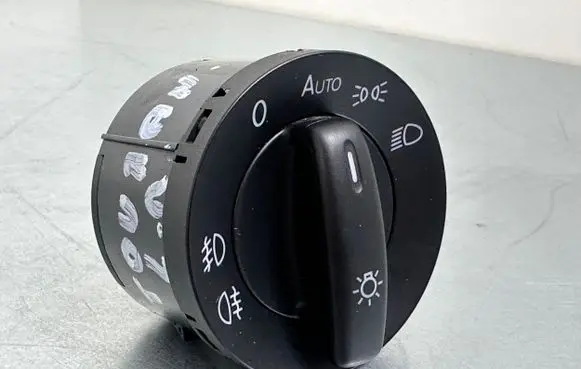 Volkswagen Touran I Light switch 1T0941431AC