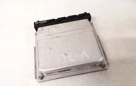 Volvo V70 Engine control unit/module 0281010319 08677708a