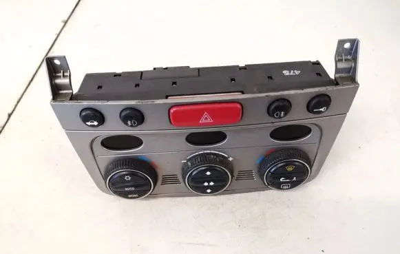 Alfa Romeo 147 Climate control unit 01560513690