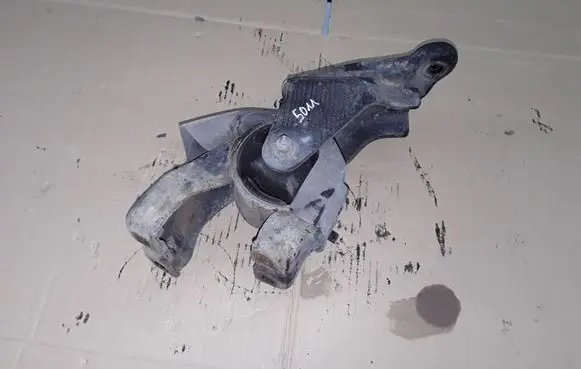 KIA Carens II Engine mount bracket 219342G200