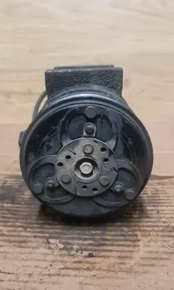 Volvo V70 Air conditioning (A/C) compressor (pump)
