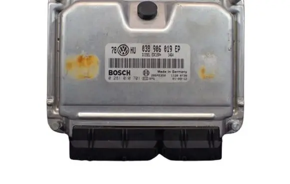 Volkswagen PASSAT B5.5 Engine control unit/module ECU 