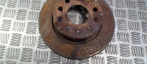 Volkswagen Golf V Rear brake disc