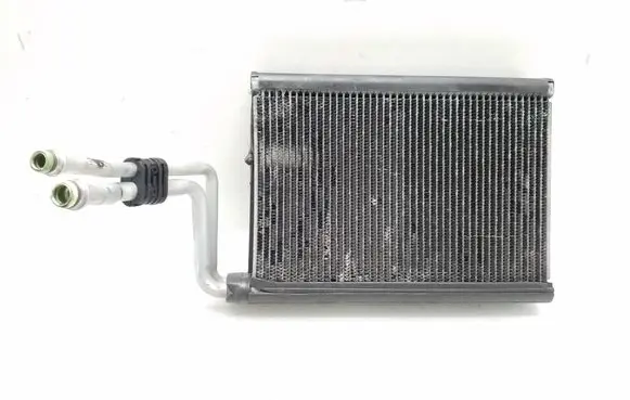 BMW 1 E81 E87 Air conditioning (A/C) radiator (interior) 