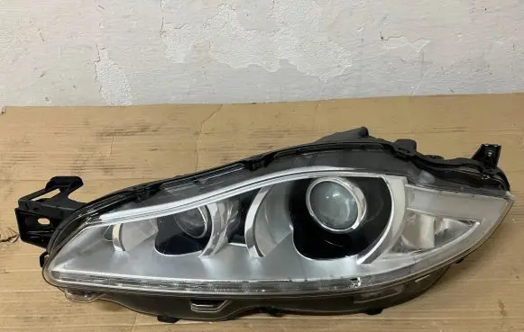 Jaguar XJ X351 Headlight/headlamp AW9213W030AD