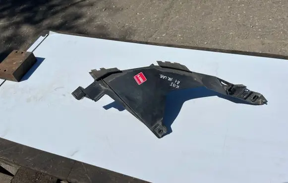 Audi A1 Headlight/headlamp mounting bracket 8X0805608