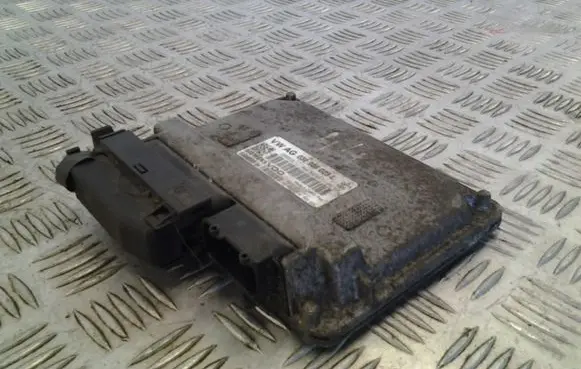 Volkswagen PASSAT B5.5 Engine control unit/module 03E906023L 5WP40506