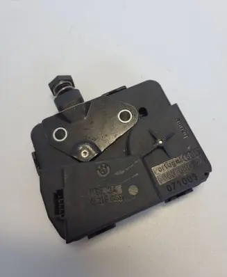 BMW 5 E60 E61 Tailgate window lock/catch/latch 51248218849