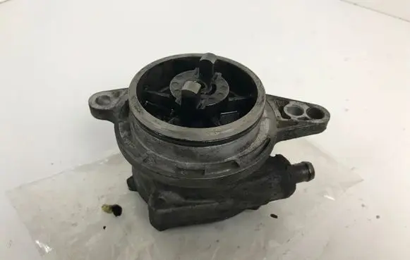 BMW 5 E39 Vacuum pump 2249939 2246126 11662244266