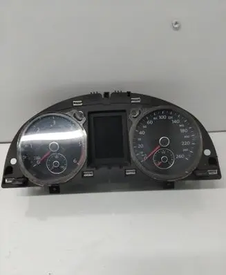 Volkswagen PASSAT B6 Speedometer (instrument cluster) 3C0920872G