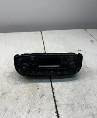 Mercedes-Benz C W203 Climate control unit 2038300585 140010401