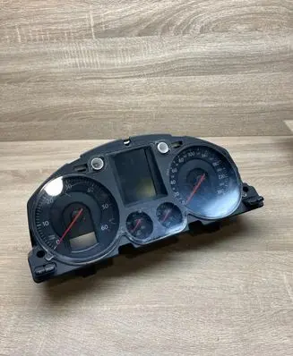 Volkswagen PASSAT B6 Speedometer (instrument cluster) A2C53194181