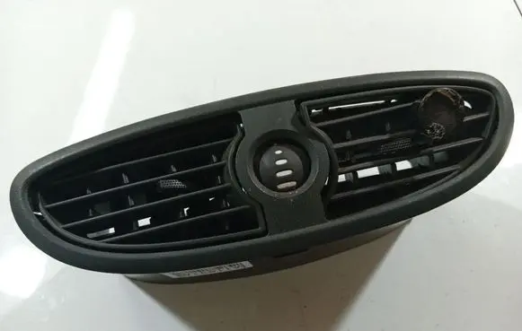 Renault Clio III Dash center air vent grill 220408