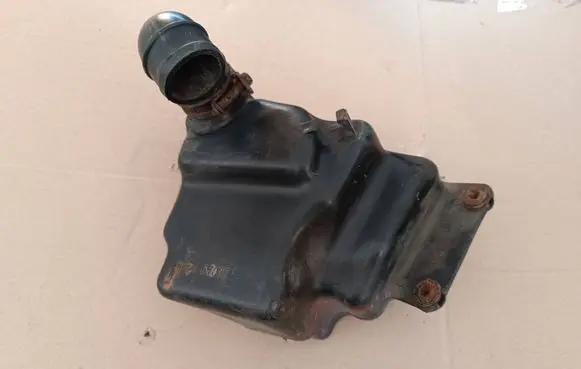 Nissan Primera Vacuum air tank 57J00