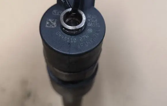 Opel Zafira B Fuel injector 0445110276