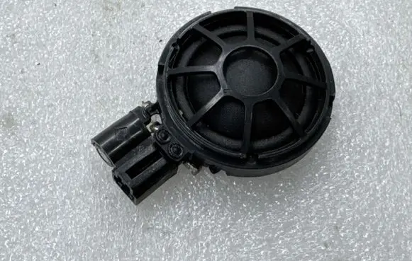 Tesla Model S Front door high frequency speaker 100483300A 1000345001