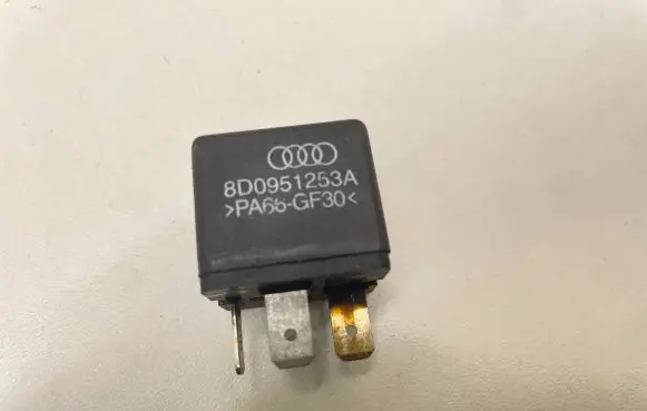 Audi A4 S4 B7 8E 8H Other relay 8D0951253A