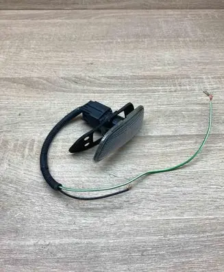 Volvo S70 V70 V70 XC Front fender indicator light WITHPLUG