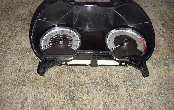 Jaguar XF X250 Speedometer (instrument cluster) 8X2310849JJ A12102593 6W8F10894A