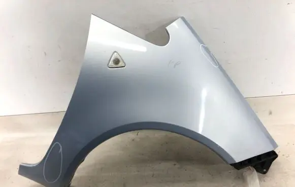 Mitsubishi Colt Fender
