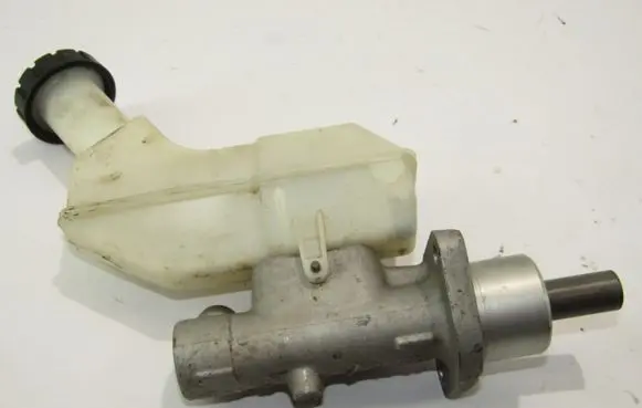 Nissan Micra Master brake cylinder