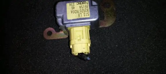 Mazda 323 F Airbag deployment crash/impact sensor b25d57kd0a 8g15a46